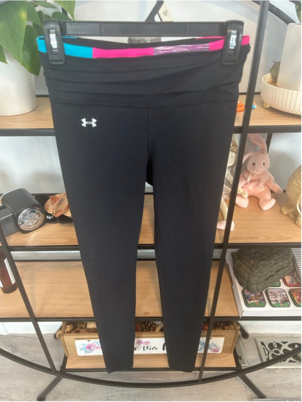 Women's Under Armour Black Leggings with Pink Waistband XS